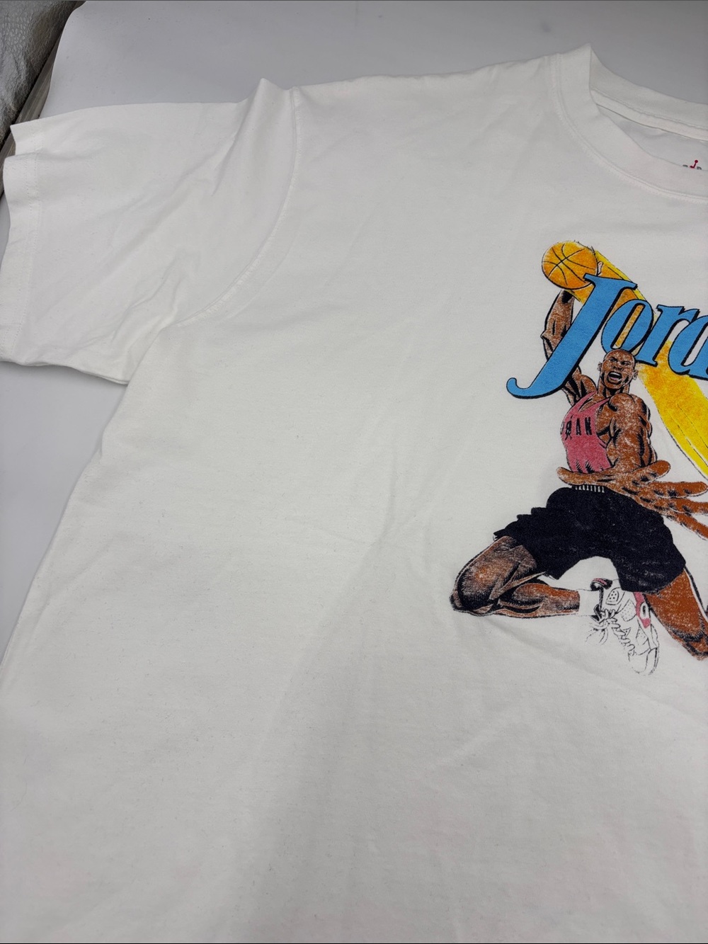 Jordan Graphic T-Shirt in White - Picture 3 of 7